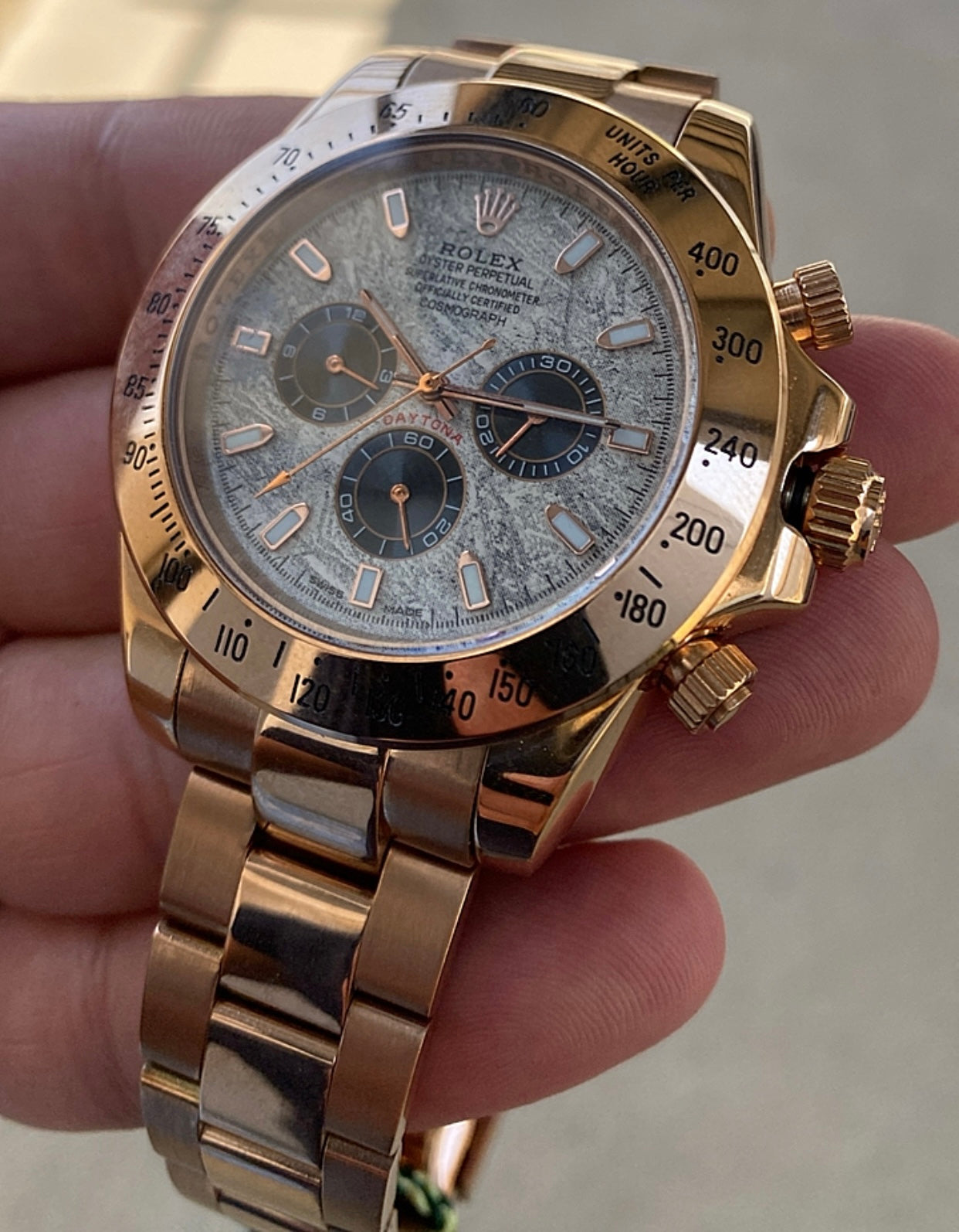 السعر بالدينار الأردني 350 - رولكس دايتونا جراند ماستر روز جولد