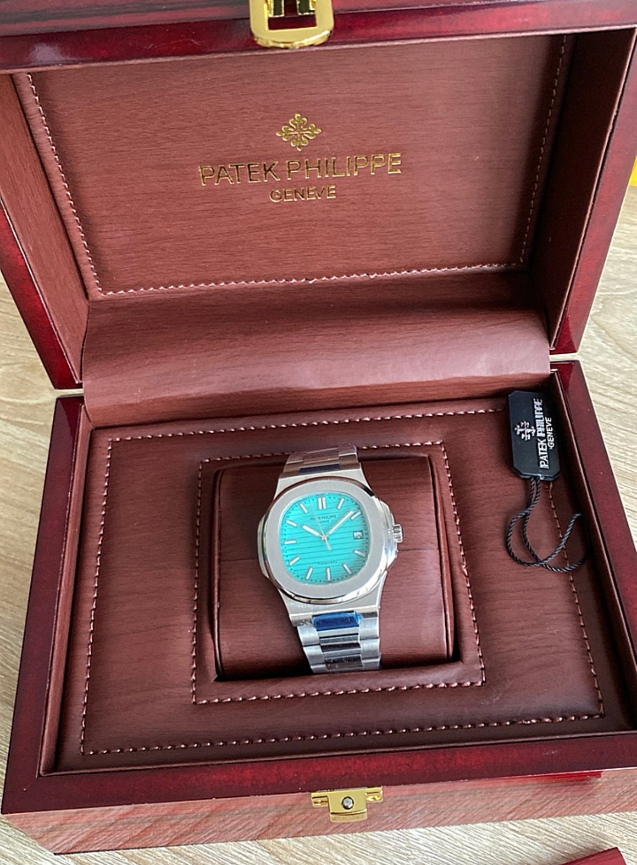 باتيك فيليب نوتلس تيفاني جراند ماستر / قطعتين فقط الاولوية للي يطلبها قبل