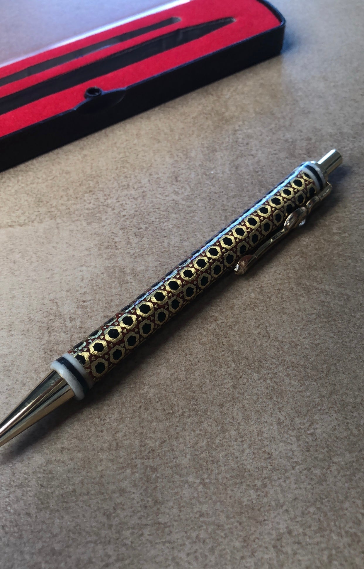 قلم افغاني فاخر لرجال الآعمال