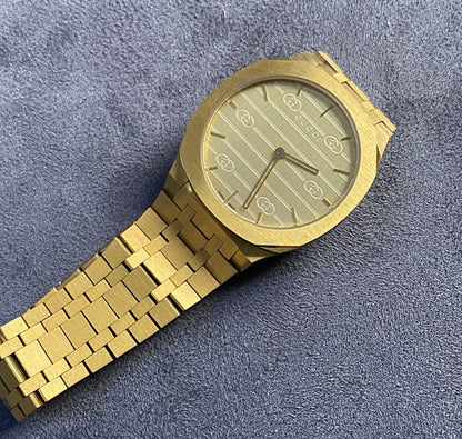 Gucci G-Timeless - جراند ماستر طبق الأصل و الوزن و الأبعاد