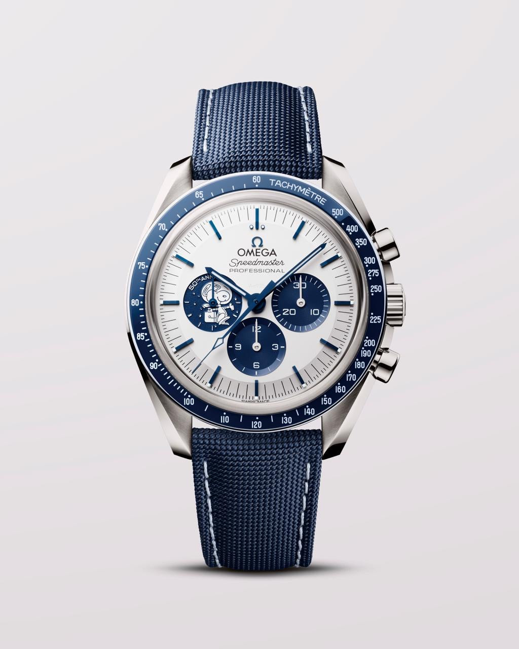 Omega Speedmaster Silver Snoopy Award للطلب المسبق