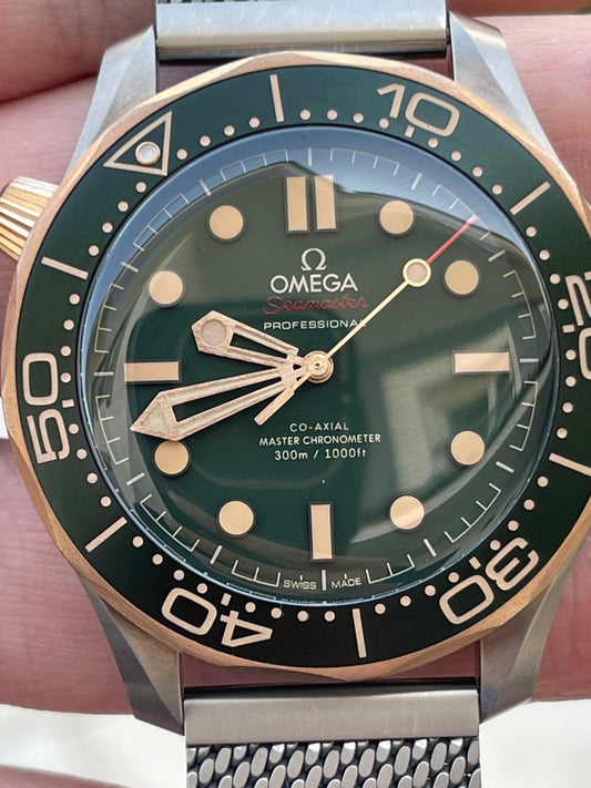 Omega sea master كلين طبق الأصل نسبه التطابق ١٠٠ بالمية تيتانيوم