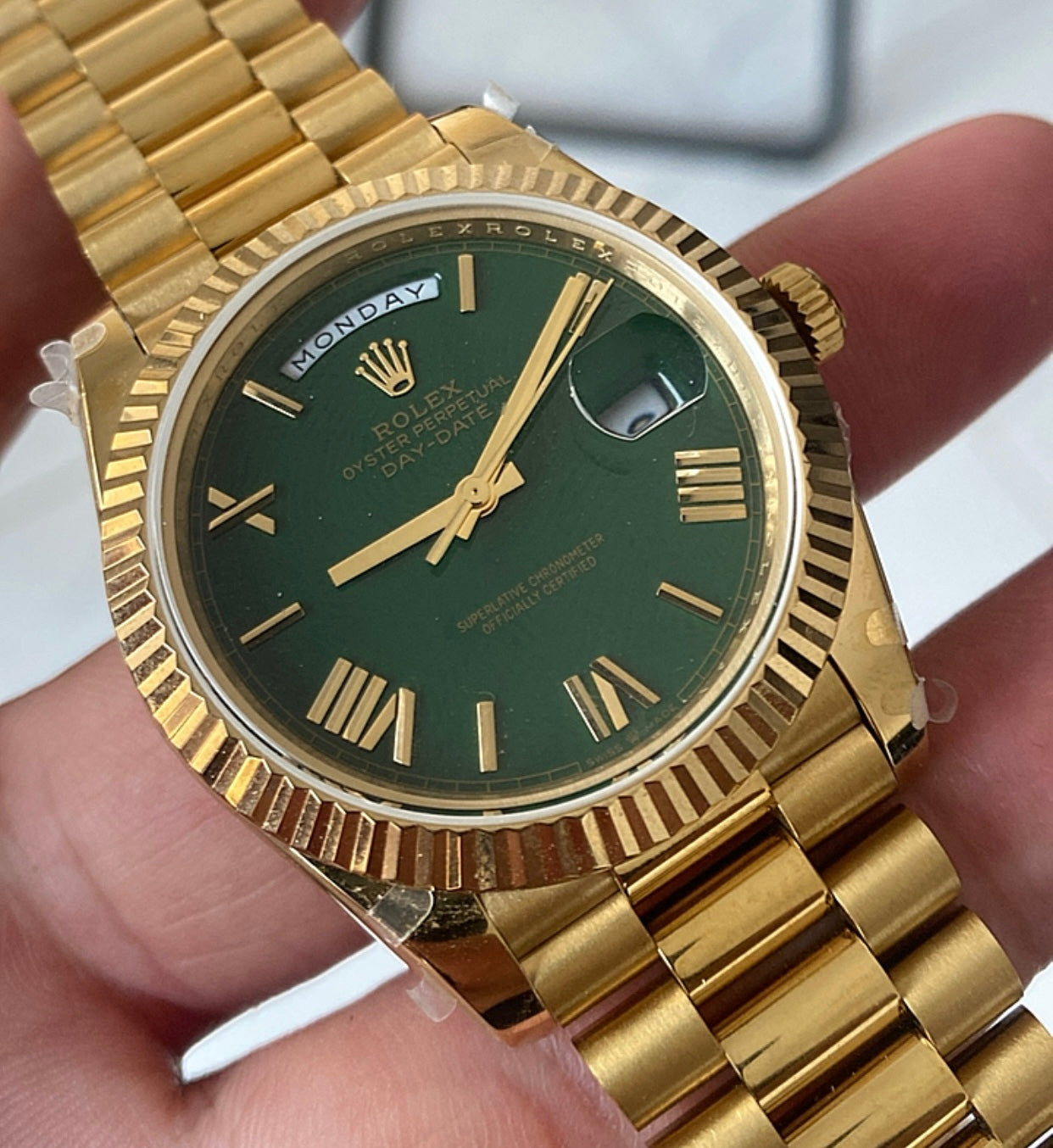 الصور حقيقية دون اي تعديل - رولكس داي ديت فول يالو جولد كلين ماكينة سويسري طبق الأصل لا تميز