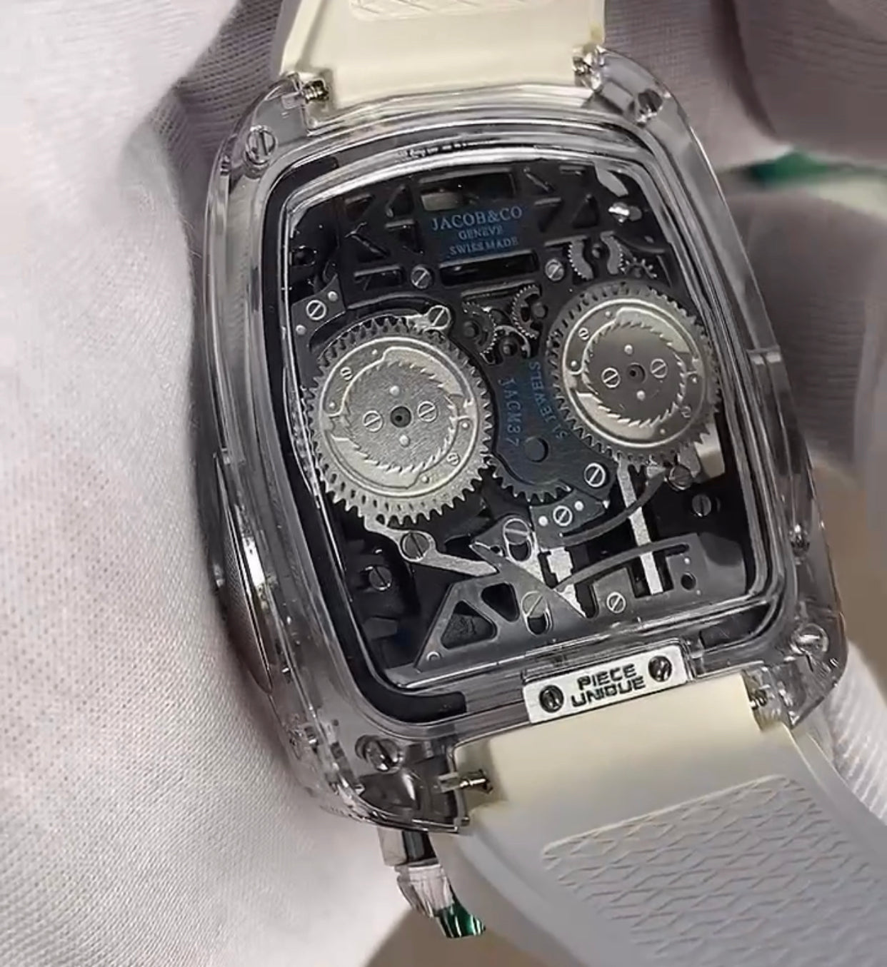 السعر بالدينار الاردني 550 دينار - جاكوب اند كو بوجاتي 2025 - أعلى جودة  متوفر قطعة واحدة