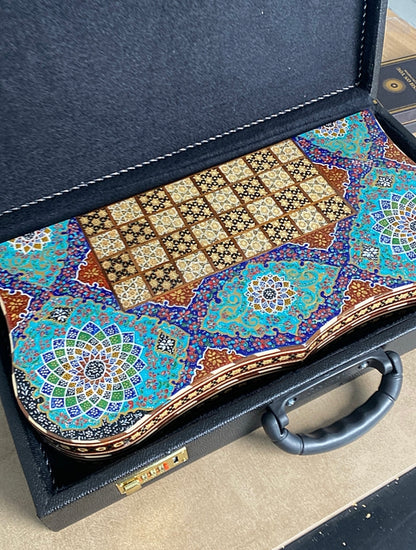 طاولي + شطرنج  زخرفة سوداء راقية صناعة يدوية - جنطة جلد فاخرة السعر بدون احجار شطرنج ٥٥٠ الف ومع احجار شطرنج ٦٥٠ الف