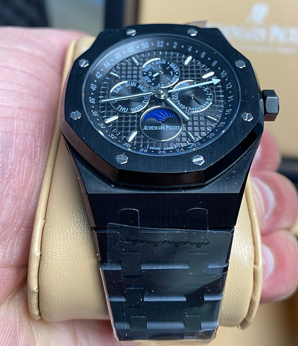 Audemars Pigue Royal Oak Calendar 41 mm (كلين تايتل)