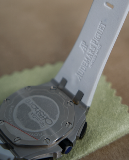 Audemars Piguet Royal Oak Offshore 42 mm  - كلين تايتل قطعة واحدة فقط في العراق