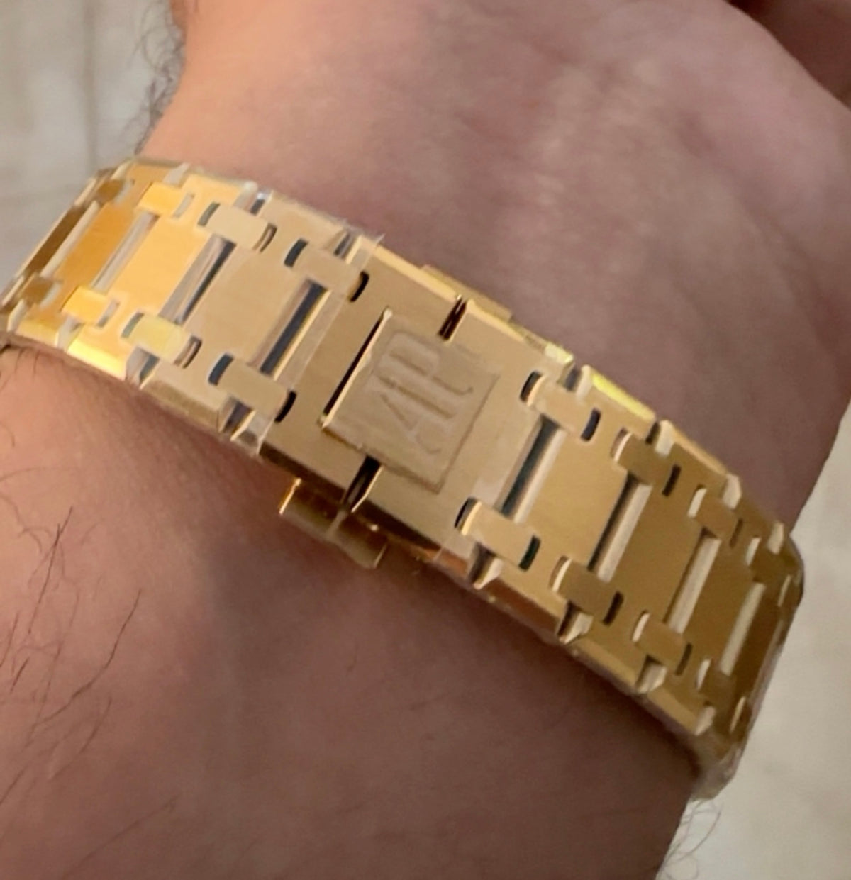 AP - Skeleton Yellow Gold