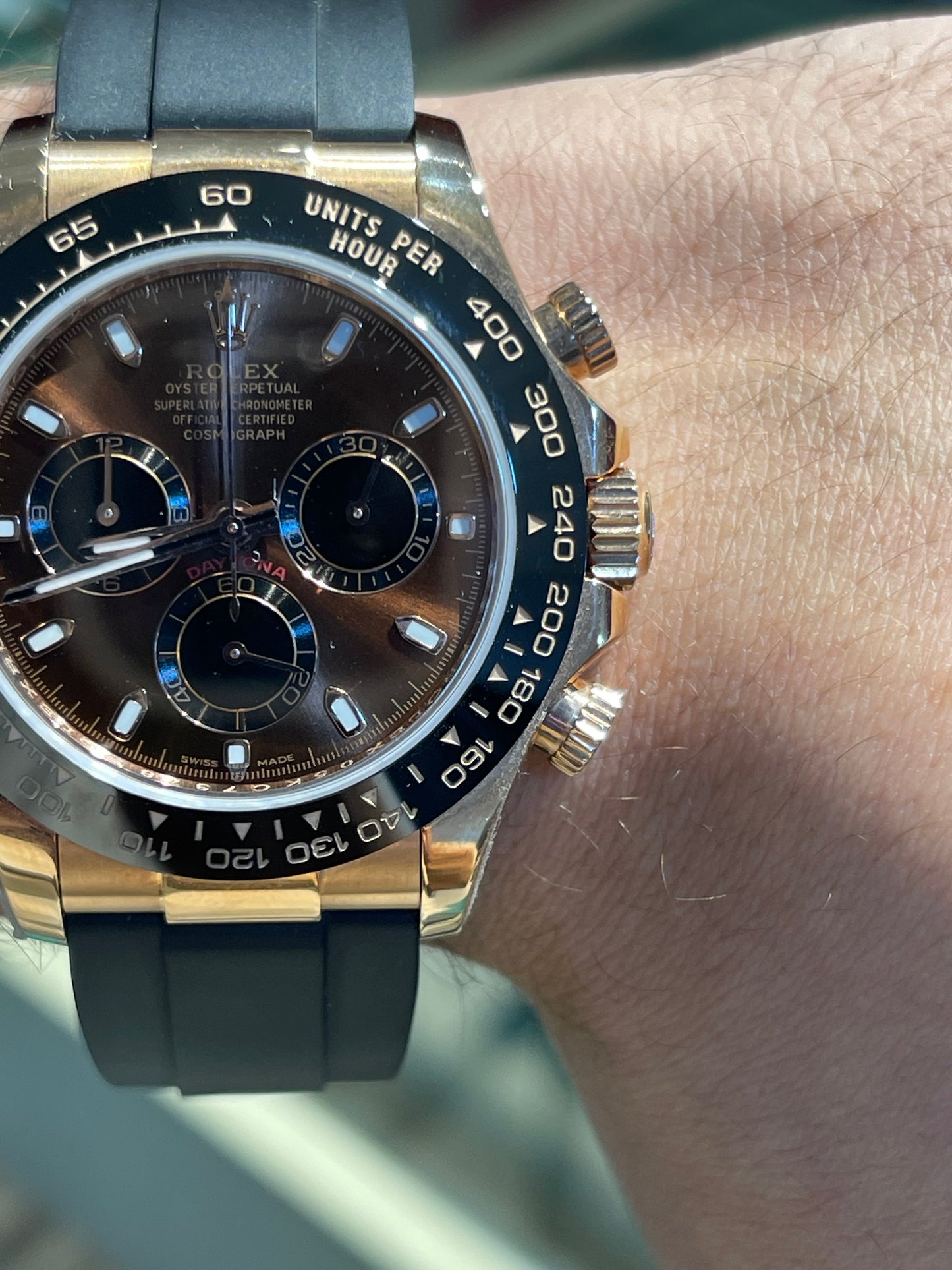 رولكس دايتونا كوزموغراف شوكلت كلين ربر طبق الأصل