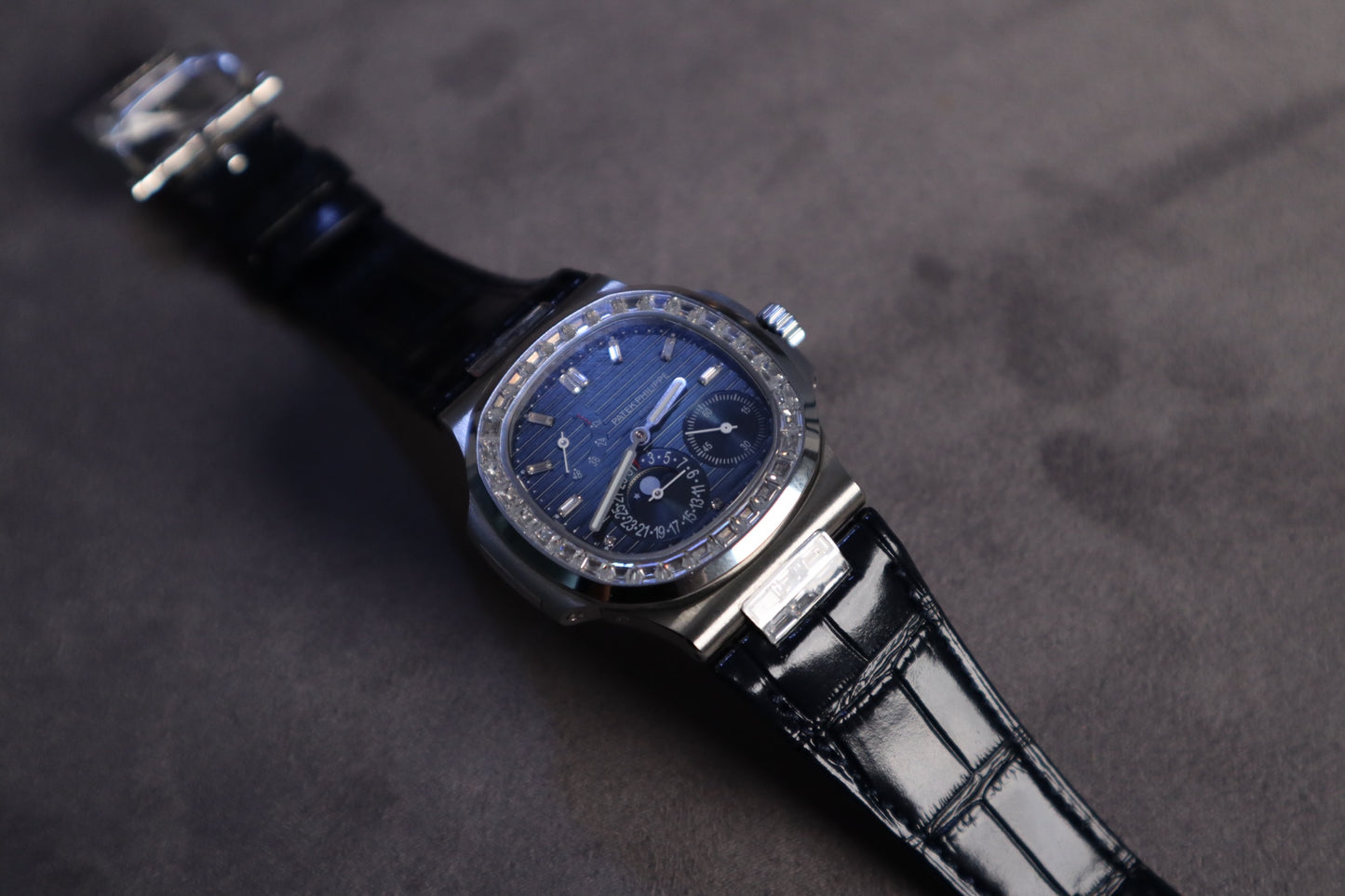 Patek Philippe Nautilus 5712 (نسخة كلين مطابقة للأصلي)