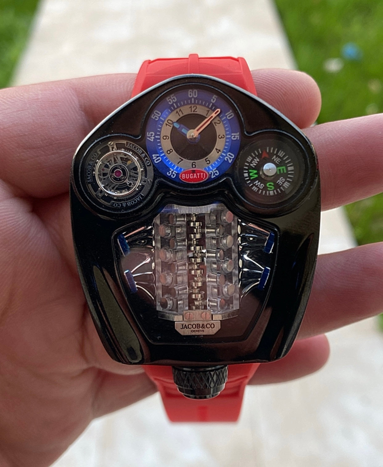 جاكوب اند كو بوجاتي شيرون ستراب احمر بودي اسود - كلون متوفر قطعة (السعر بالاردني 550)