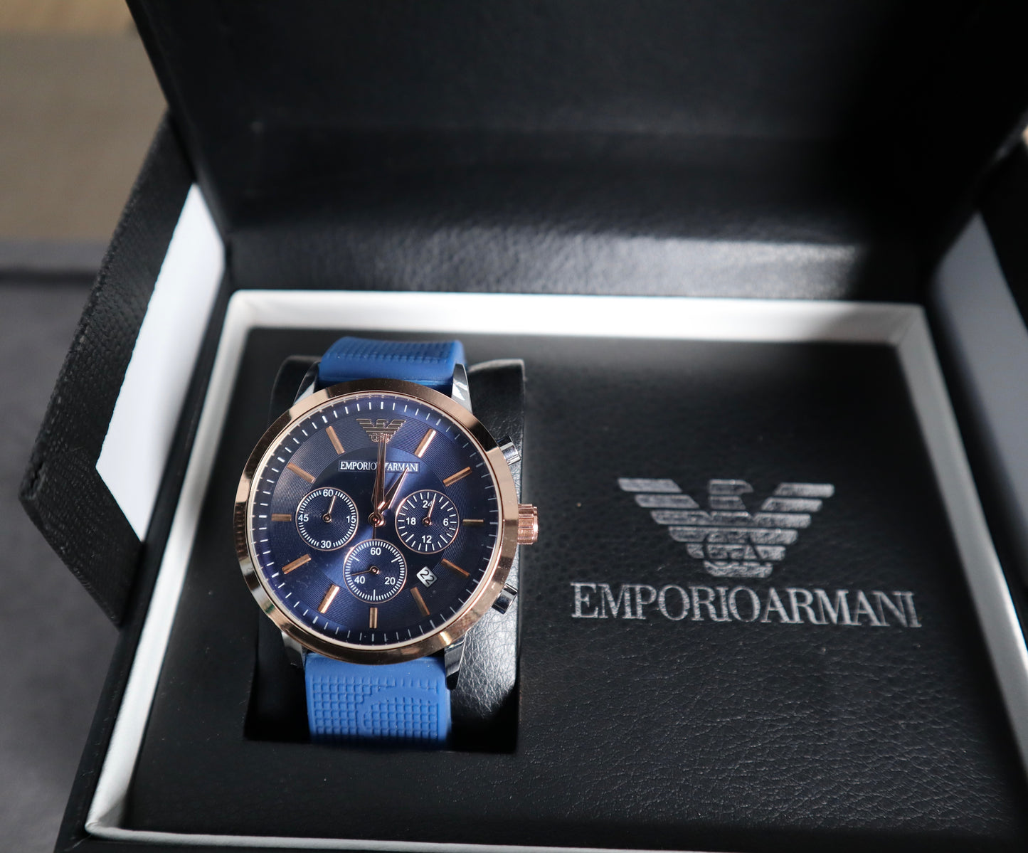 ساعة ارماني جراند ماستر - حبة واحدة من كل لون