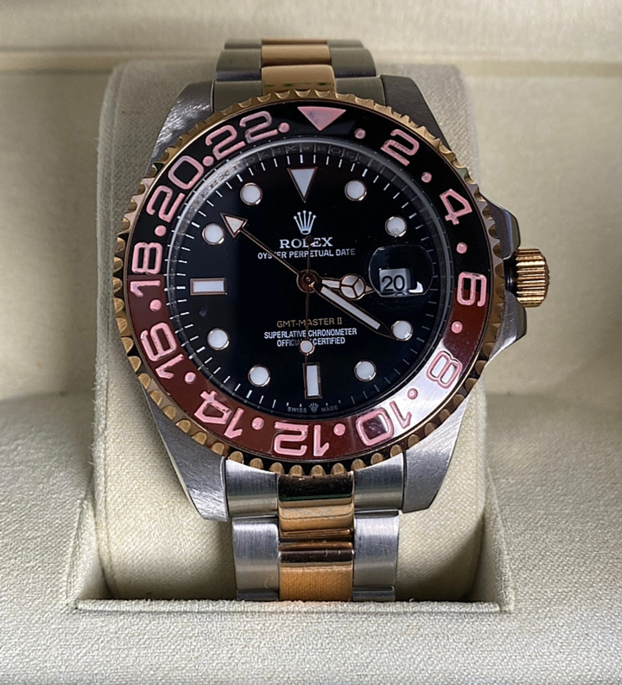 رولكس جي أم تي رووت بيير  اصدار ٢٠٢٤ جراند ماستر - مستعملة بحالة الجديد وياها حافظة جلد من رولكس