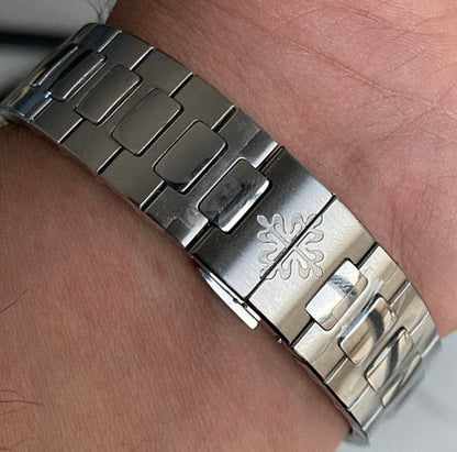 باتيك فيليب نوتلس ٥٧١٢ مينا زيتوني - كلين طبق الأصل حبة واحدة