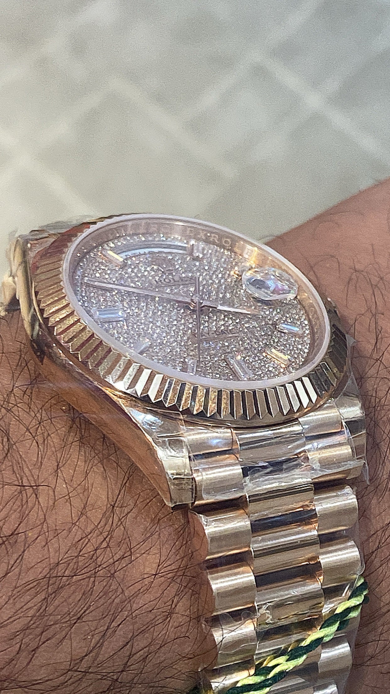 رولكس داي ديت بيڤ جولد كلين طبق الأصل