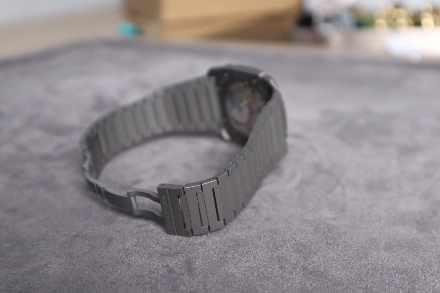 Bulgari Octo Finissimo - انحف ساعة بالعالم ماكينة سويسريو تيتانيون - القطعة الوحيدة بالعراق