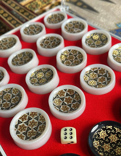 طاولي + شطرنج  زخرفة سوداء راقية صناعة يدوية - جنطة جلد فاخرة السعر بدون احجار شطرنج ٥٥٠ الف ومع احجار شطرنج ٦٥٠ الف