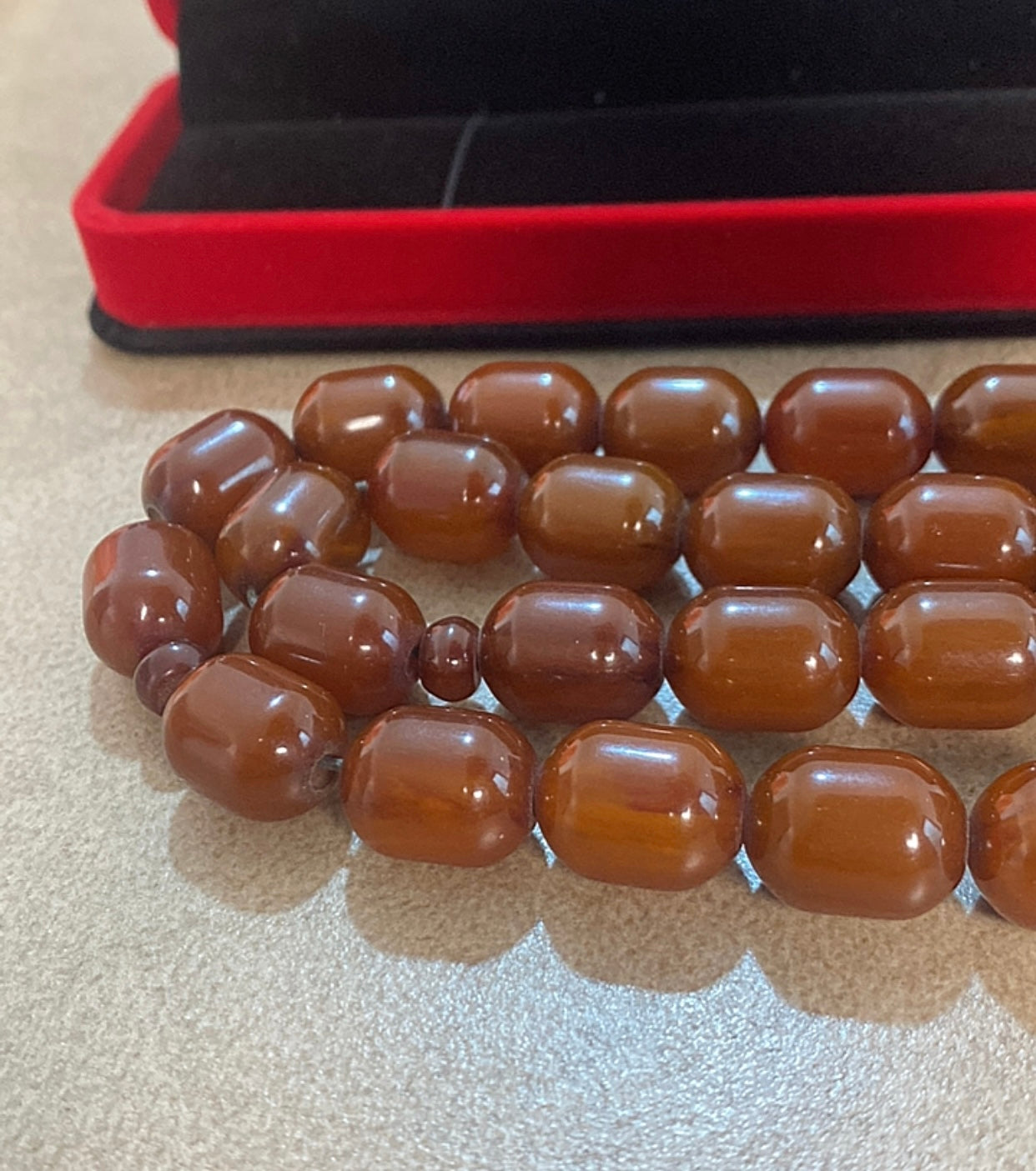 سبحة سندلوس حجر قديم اكثر من 40 سنة s40