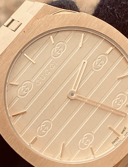 Gucci G-Timeless - جراند ماستر طبق الأصل و الوزن و الأبعاد
