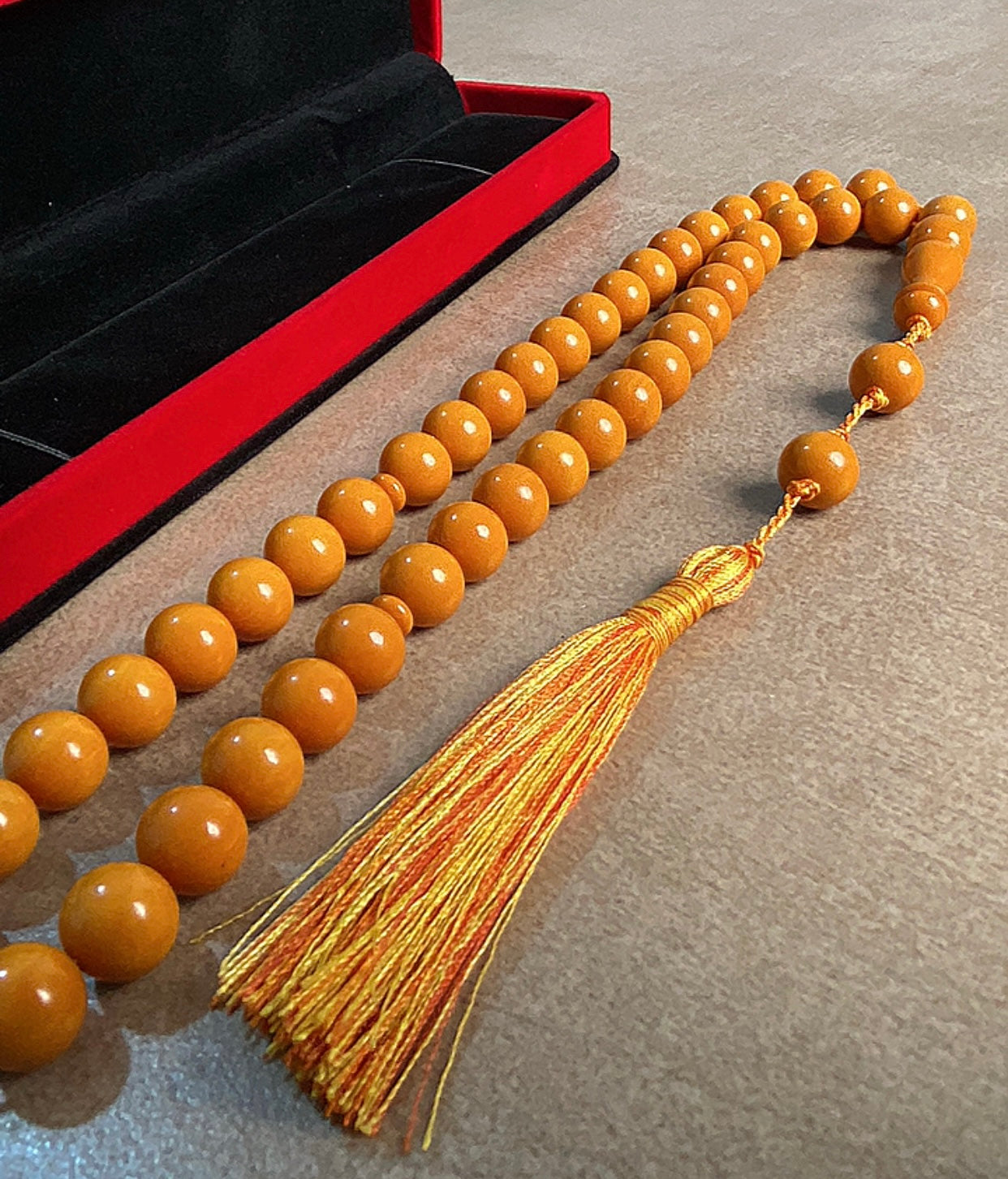 سبحة حجر سندلوس نقي ١٠٠٪؜  S22- متوفر قطعة واحدة من هذا التصميم