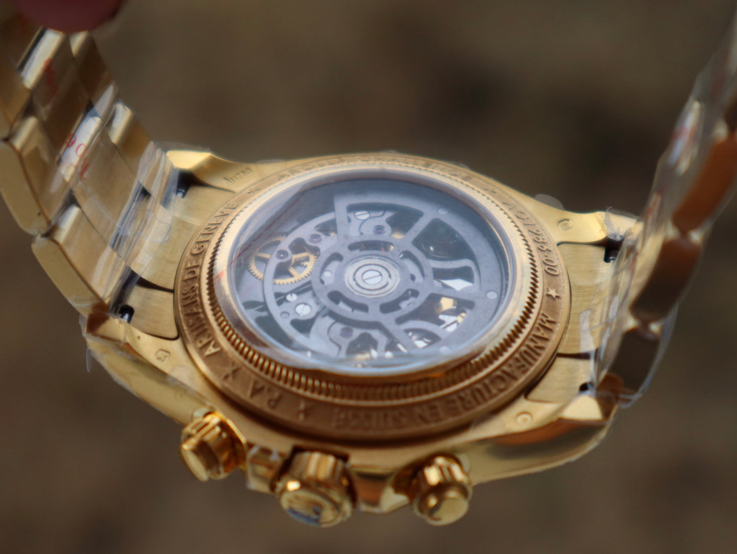 Rolex Daytona Green Ruby 40 mm  -قطعة كلين طبق الأصل ماكيمة سويسري طبق الأصل متوفر حبة واحدة في كل العراق