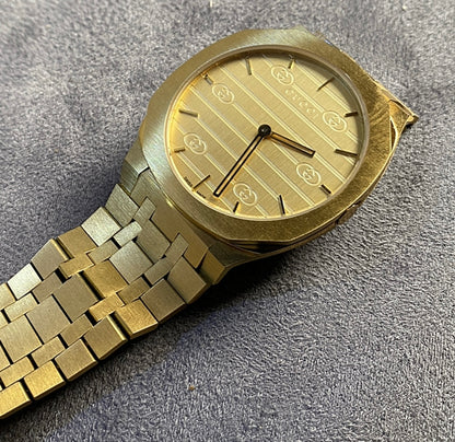 Gucci G-Timeless - جراند ماستر طبق الأصل و الوزن و الأبعاد