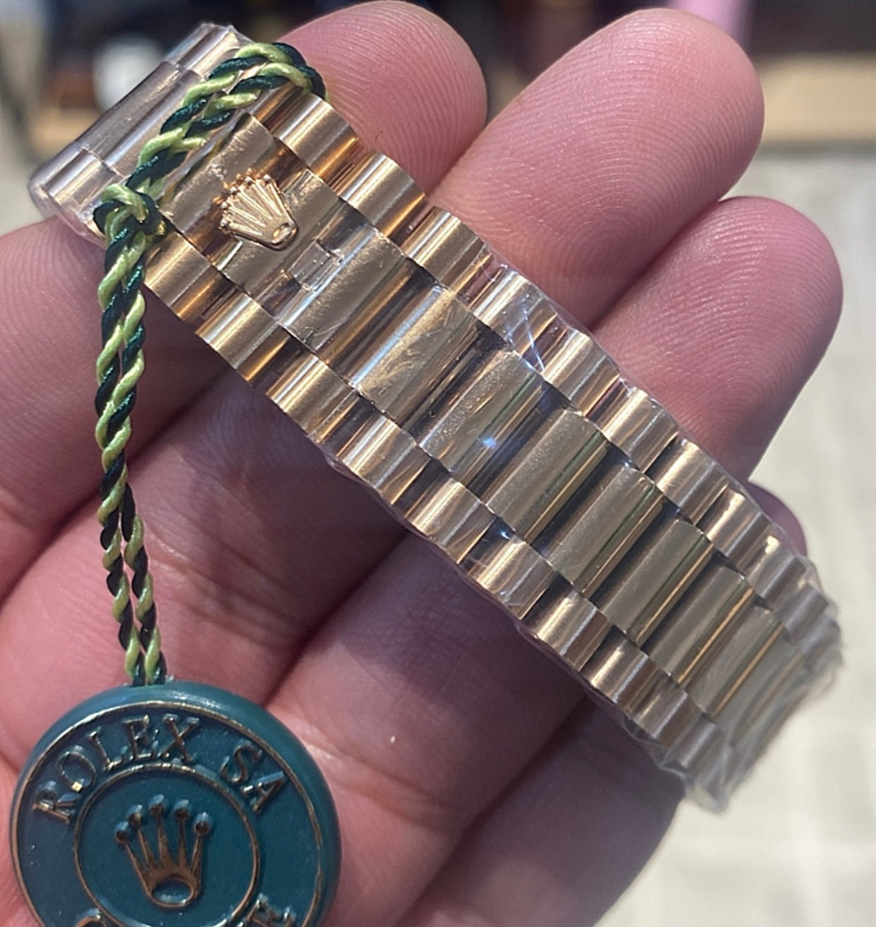 رولكس داي ديت بيڤ جولد كلين طبق الأصل