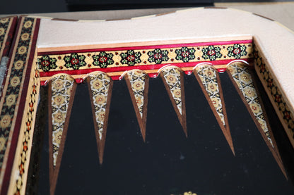 طاولي + شطرنج  زخرفة سوداء راقية صناعة يدوية - جنطة جلد فاخرة السعر بدون احجار شطرنج ٥٥٠ الف ومع احجار شطرنج ٦٥٠ الف