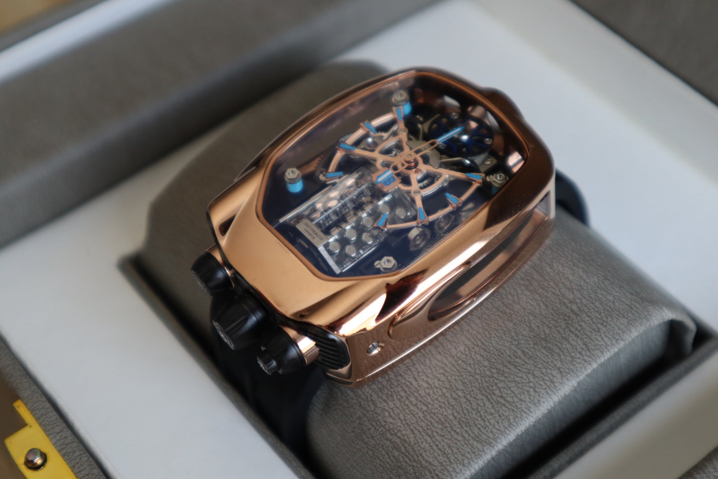 جاكوب اند كو بوجاتي شيرون كلين - اكثر نسخة مطابقة للأصلية