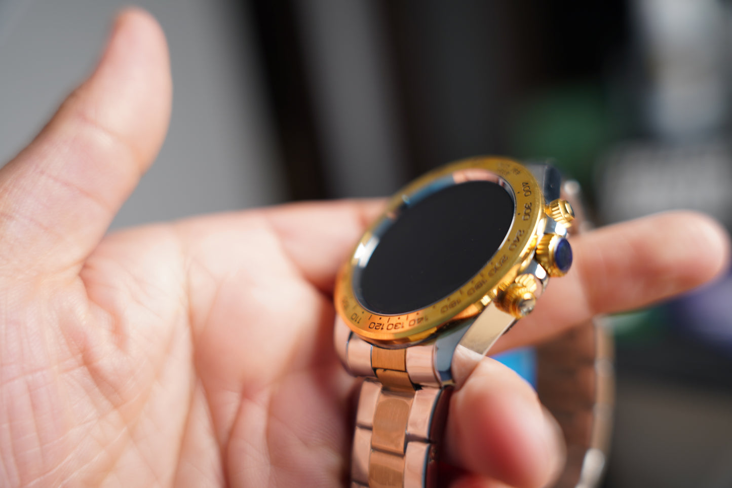 ساعه دايتونا ذهبي الجيل الثالث + سماعات ماي بودز