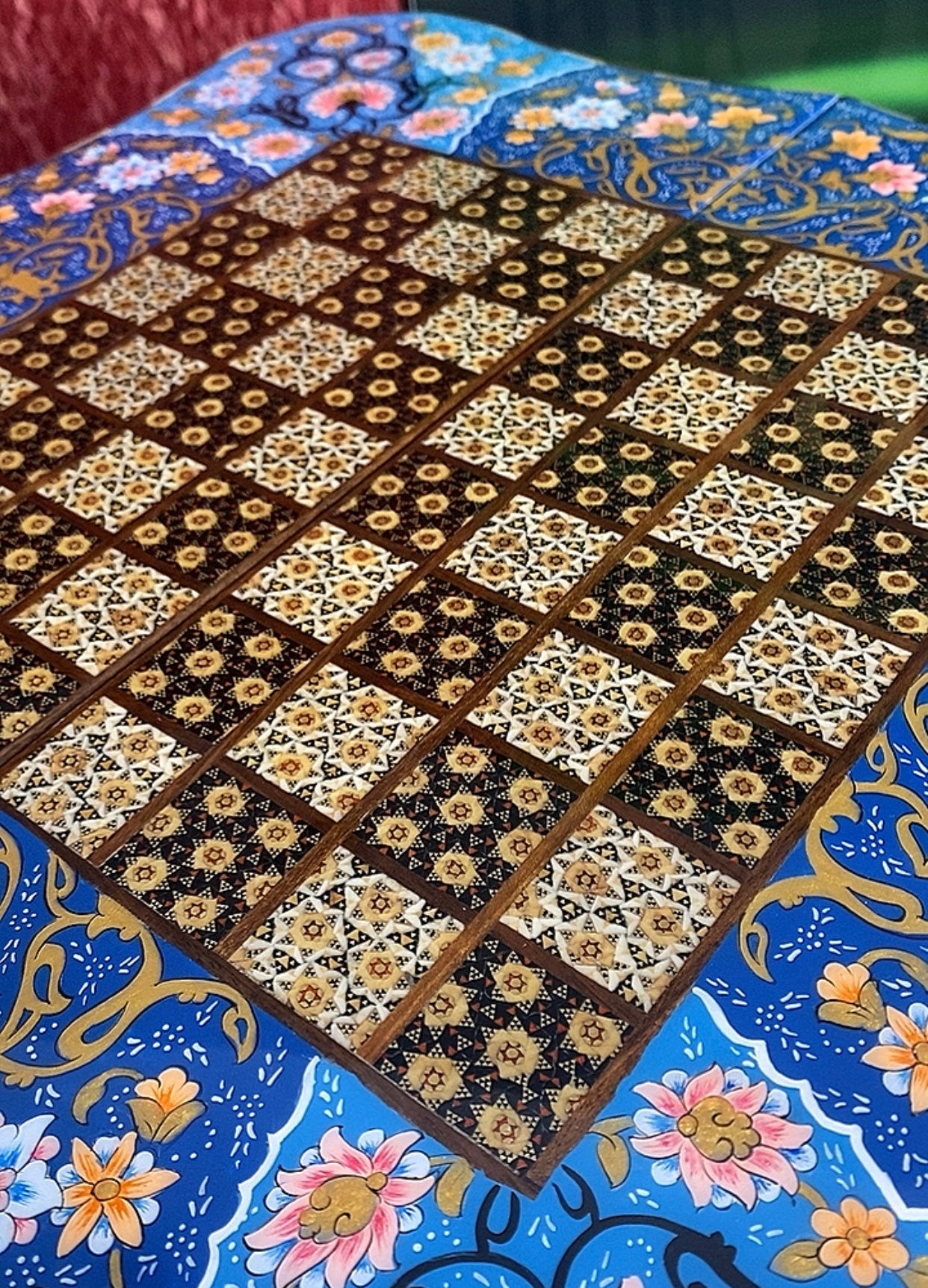 تحفة فنية صناعة يدوية - طاولي و شطرنج رسمة واحدة فقط يعني الحبة الوحيدة في العراق - احجار الطاولي و الشطرنج صناعة يدوي  بادق التفاصيل (t5)