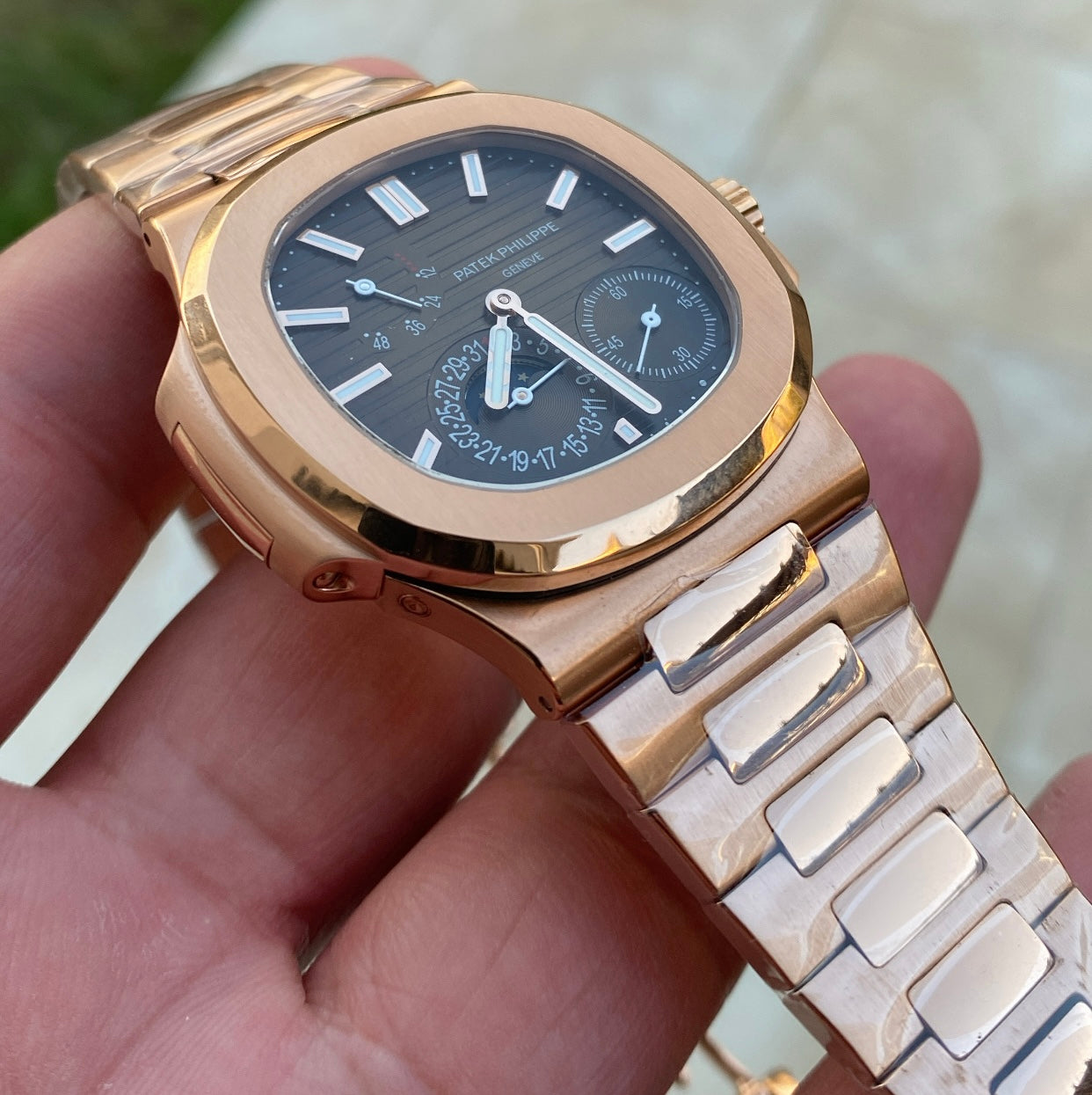 ساعة باتيك فيليب نوتلس ٥٧١٢ - الساعة الترا ماتش طبق الأصل