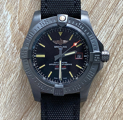 بريتلنج بلاك بيرد تيتانيو و سير كاربون فايبر - كلين طبق الأصل ماكينة سويسري - الساعة اصدار خاص متوفر قطعة واحدة