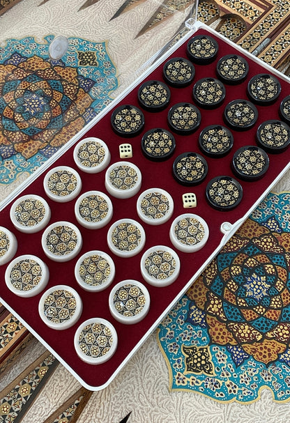 طاولي + شطرنج  زخرفة سوداء راقية صناعة يدوية - جنطة جلد فاخرة السعر بدون احجار شطرنج ٥٥٠ الف ومع احجار شطرنج ٦٥٠ الف