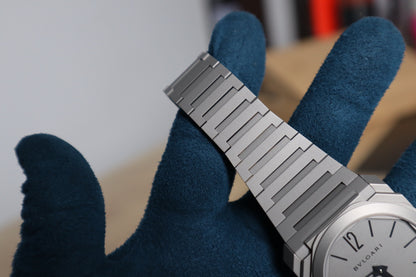 Bulgari Octo Finissimo - انحف ساعة بالعالم ماكينة سويسريو تيتانيون - القطعة الوحيدة بالعراق