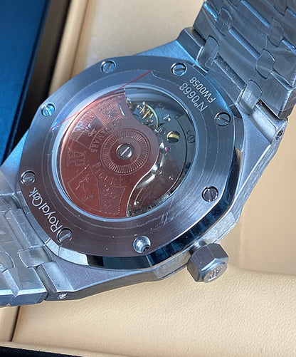 Audemars Pigue  Royal Oak Silver 41 mm (كلين تايتل)