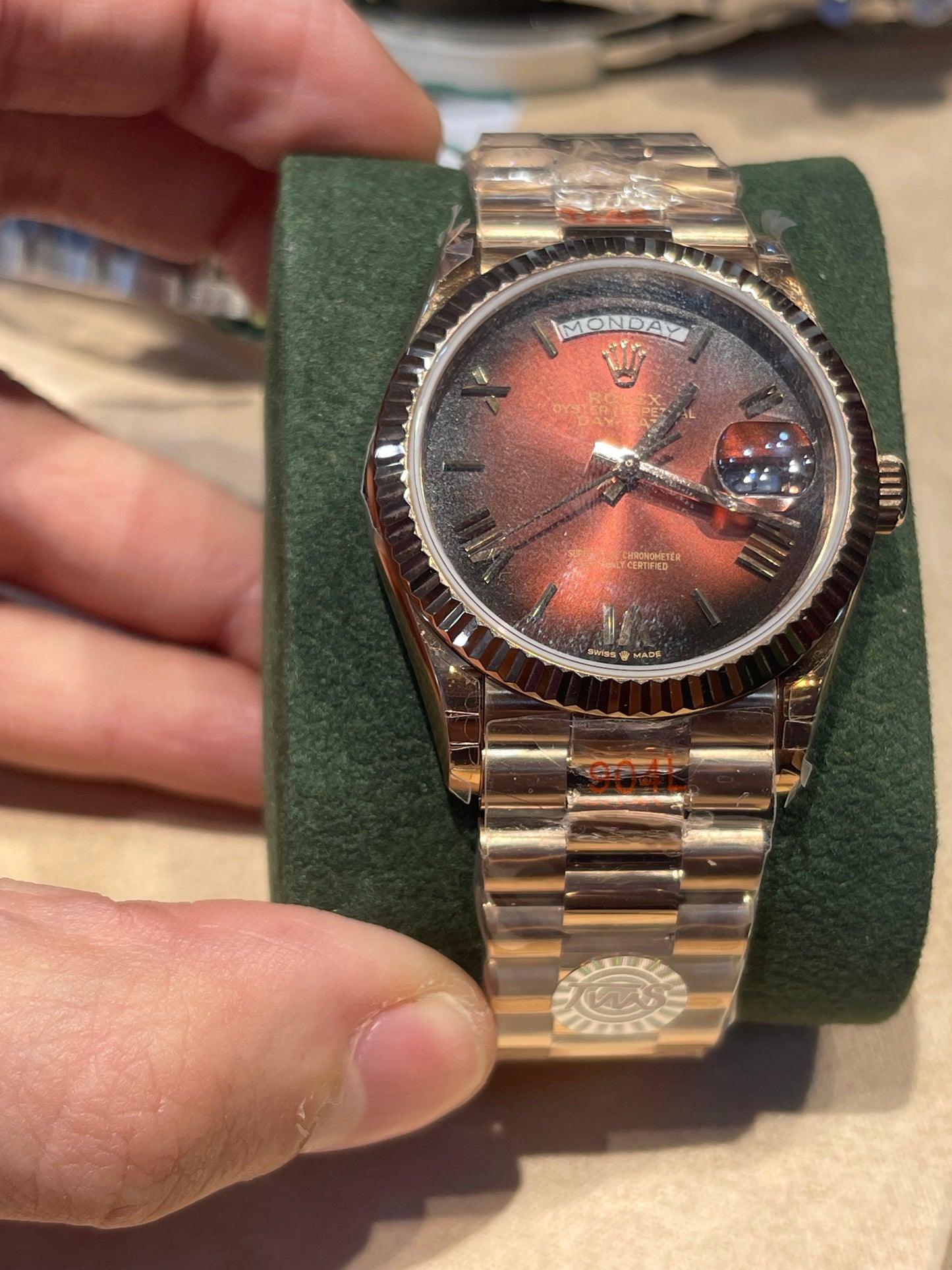 رولكس داي ديت كلين روز جولد سير بريزيدنشل