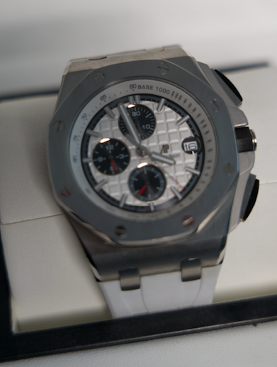 Audemars Piguet Royal Oak Offshore 42 mm  - كلين تايتل قطعة واحدة فقط في العراق