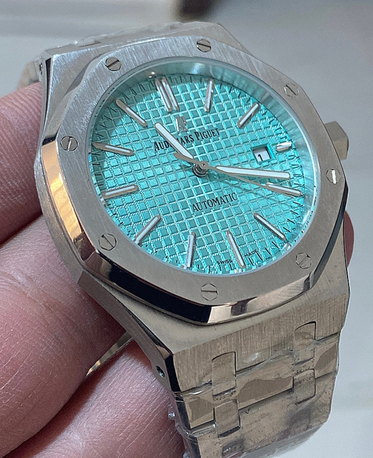 AP Royal Oak titanium skyblue 41 mm  (كلين تايتل)