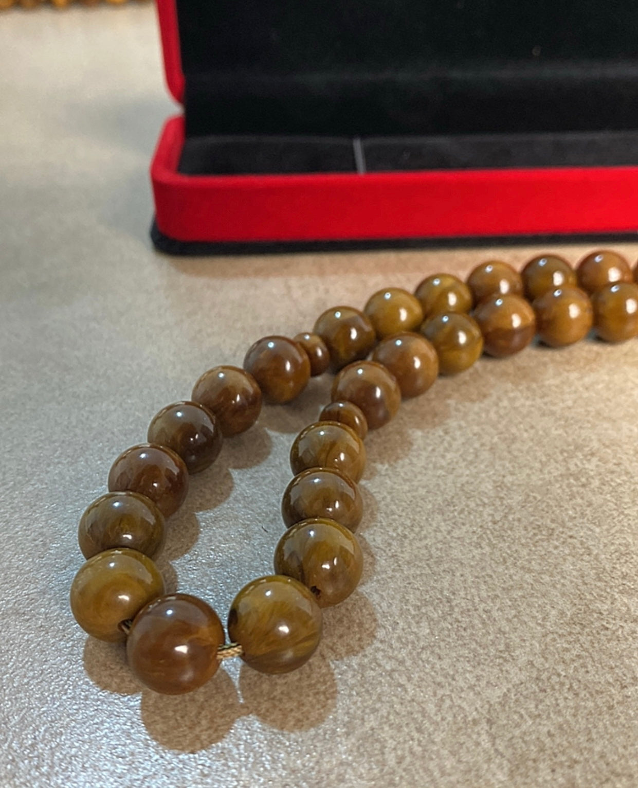 سبحة حجر سندلوس نقي ١٠٠٪؜  S23- متوفر قطعة واحدة من هذا التصميم