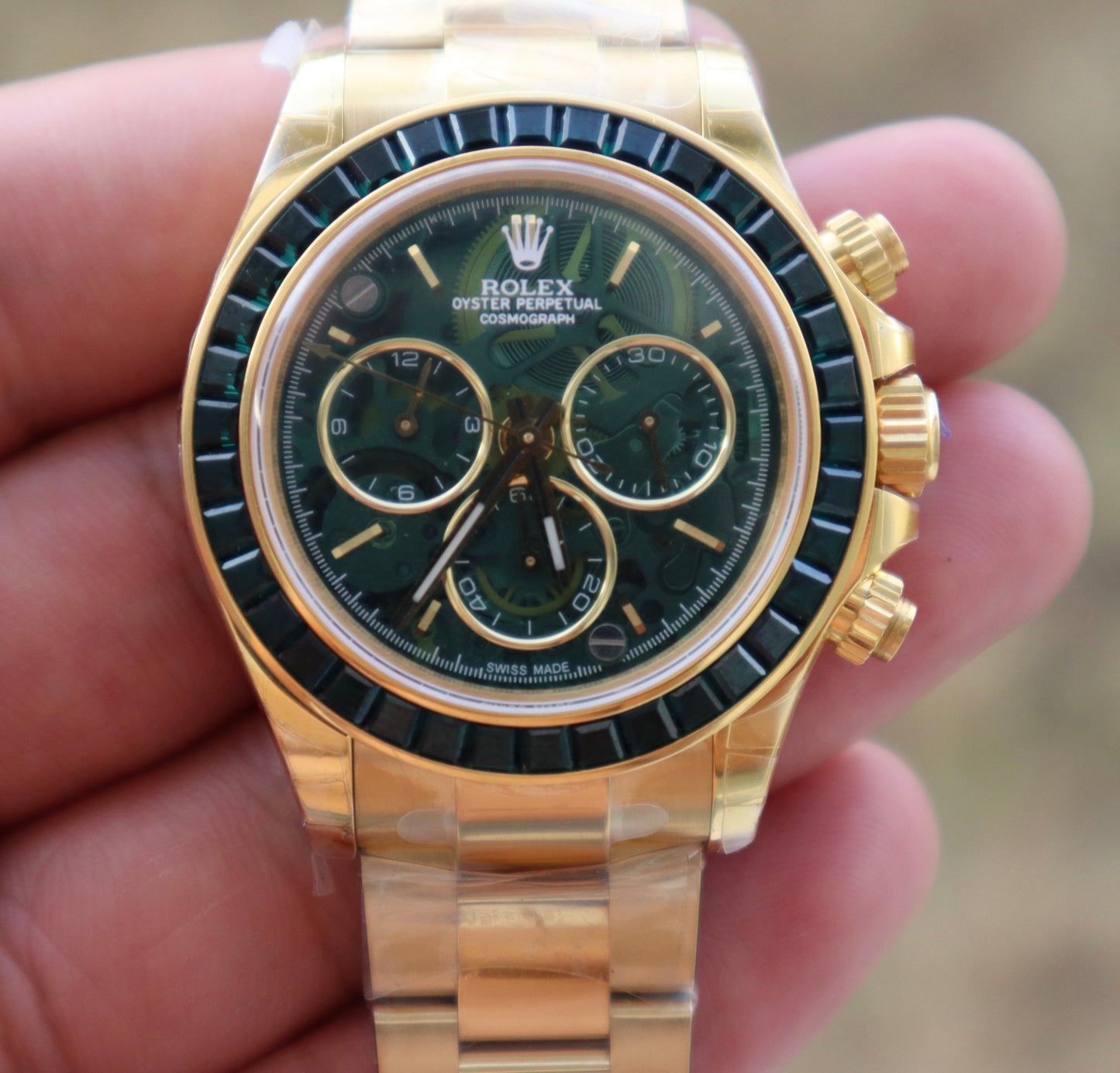 Rolex Daytona Green Ruby 40 mm  -قطعة كلين طبق الأصل ماكيمة سويسري طبق الأصل متوفر حبة واحدة في كل العراق