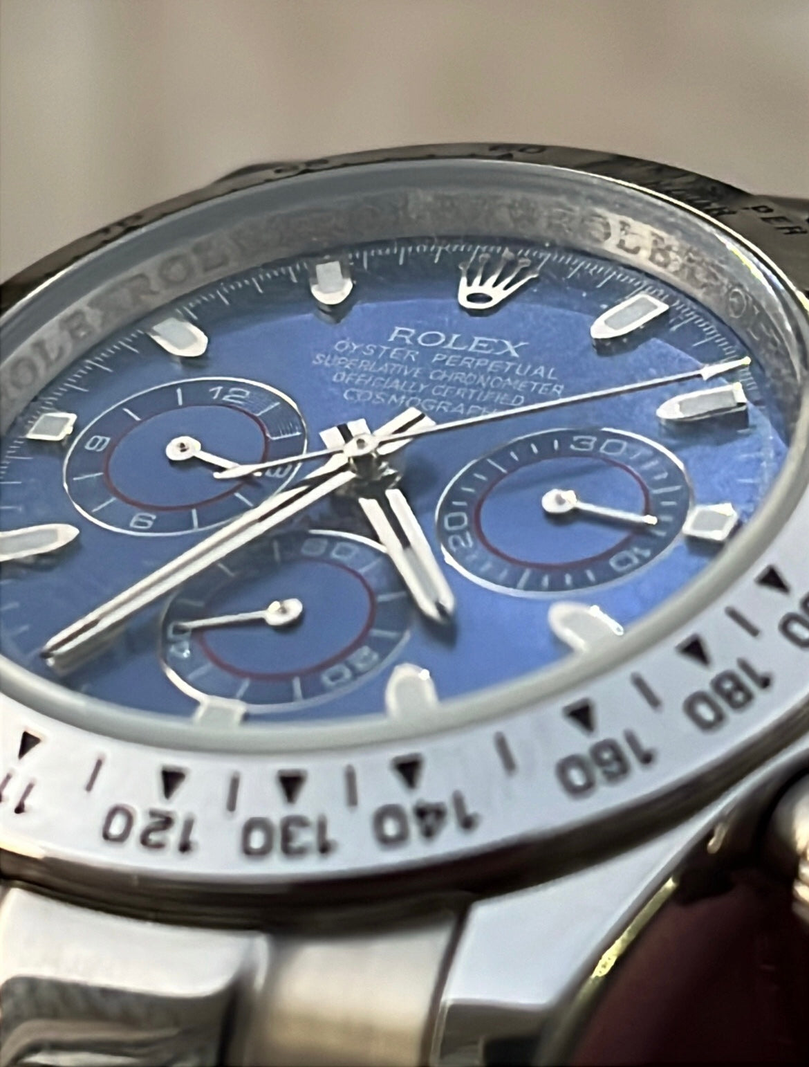 رولكس دايتونا اصدار ٢٠٠٤ بحالة جيدة جداً - مكينه غير مفتوحة اوتوماتيك