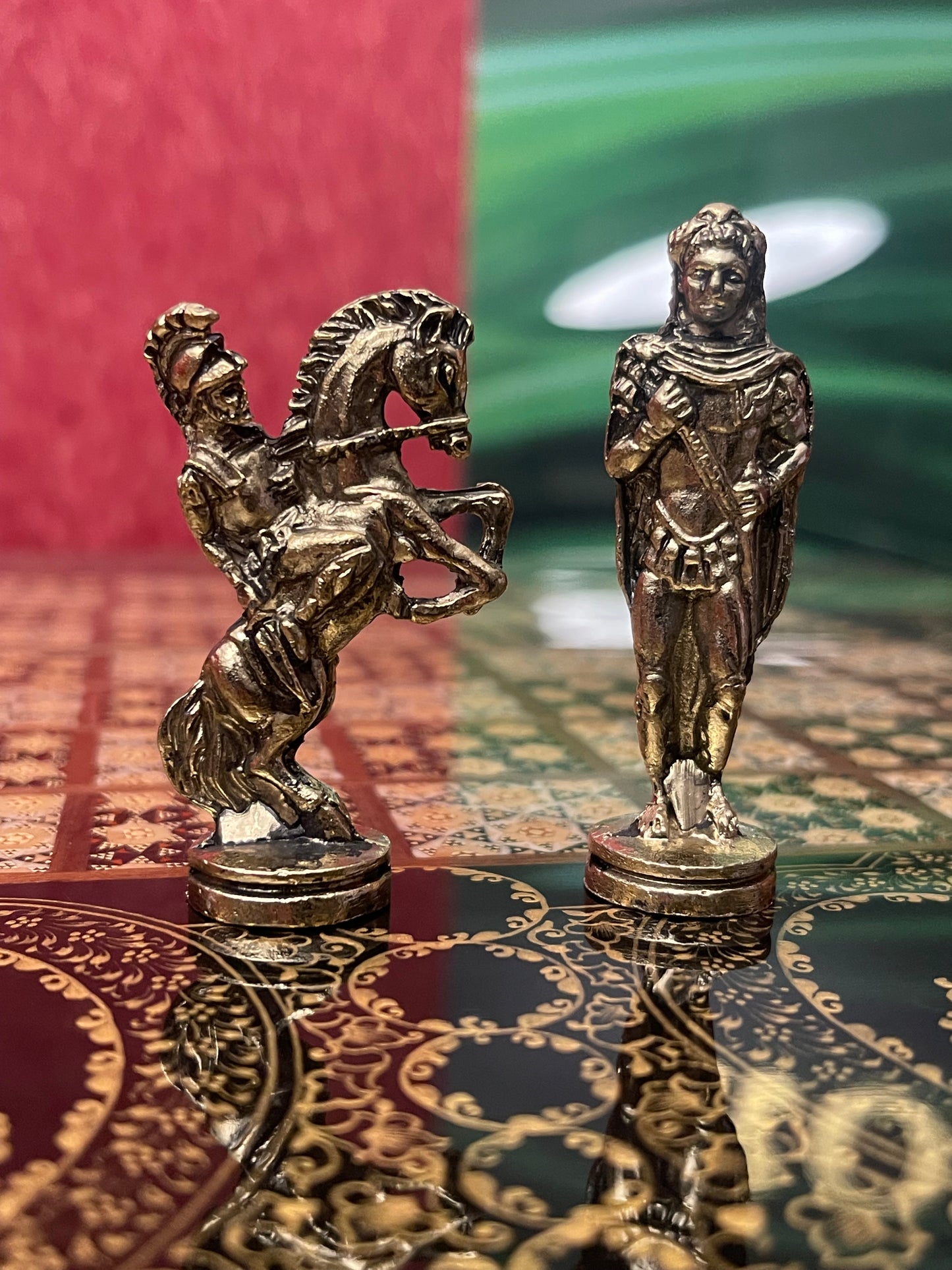 قطعه واحدة طاولي صناعة يدوية بالكامل اسود ملكي مع جنود براص اصلي وجنطة جلد فاخره