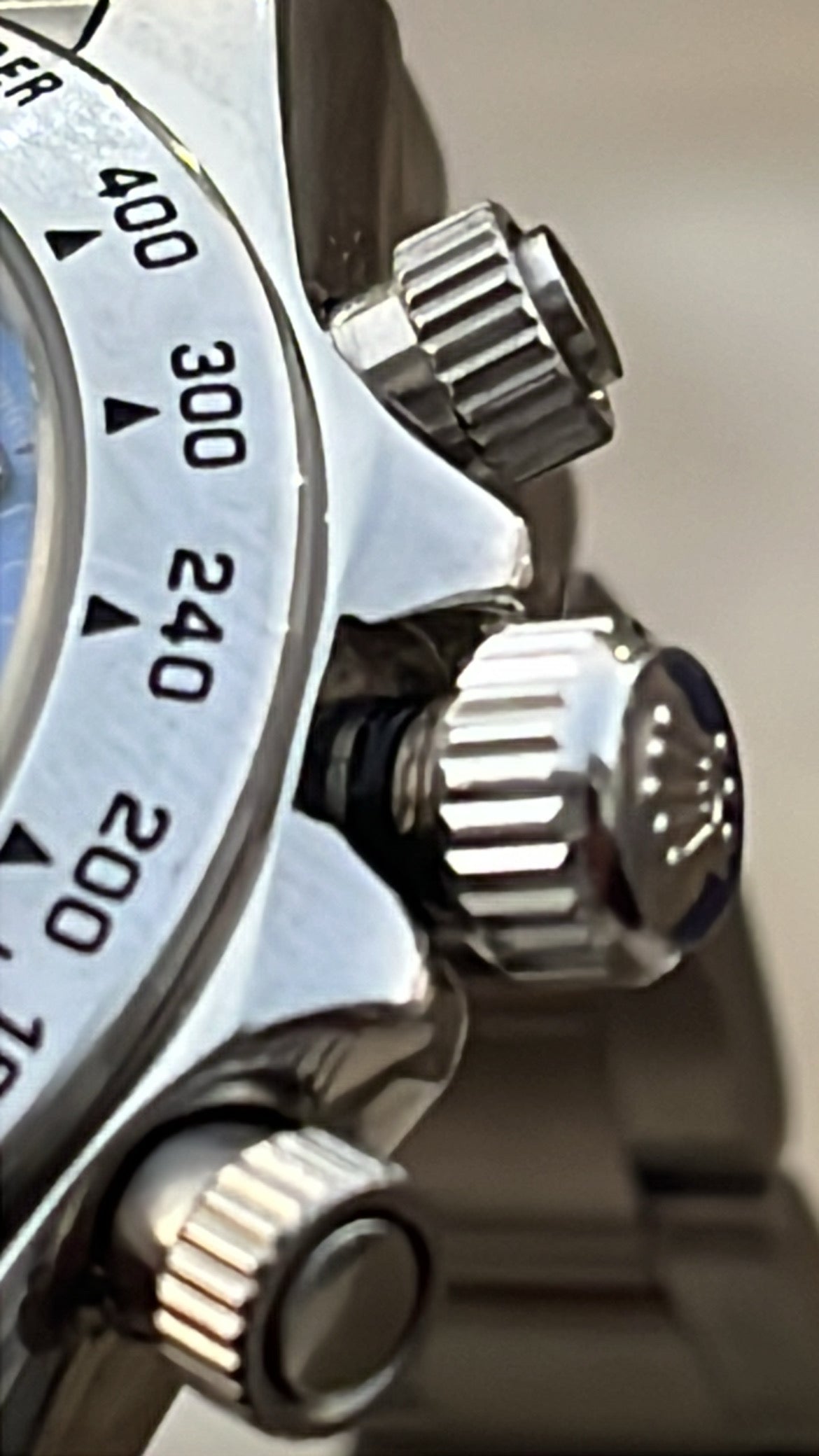 رولكس دايتونا اصدار ٢٠٠٤ بحالة جيدة جداً - مكينه غير مفتوحة اوتوماتيك