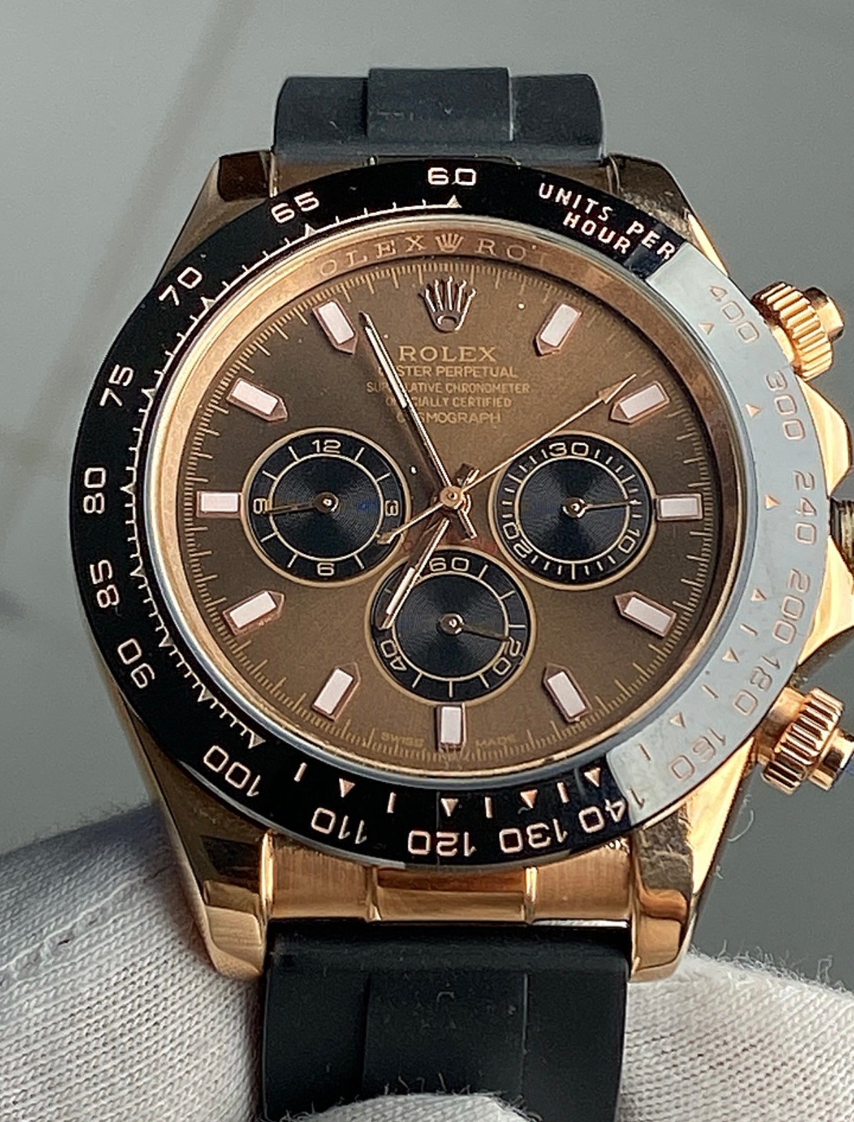 رواكس رولكس دايتونا شوكليت  ٢٠٢٤   مستعملة بحالة الجديد ماكينة سويسري