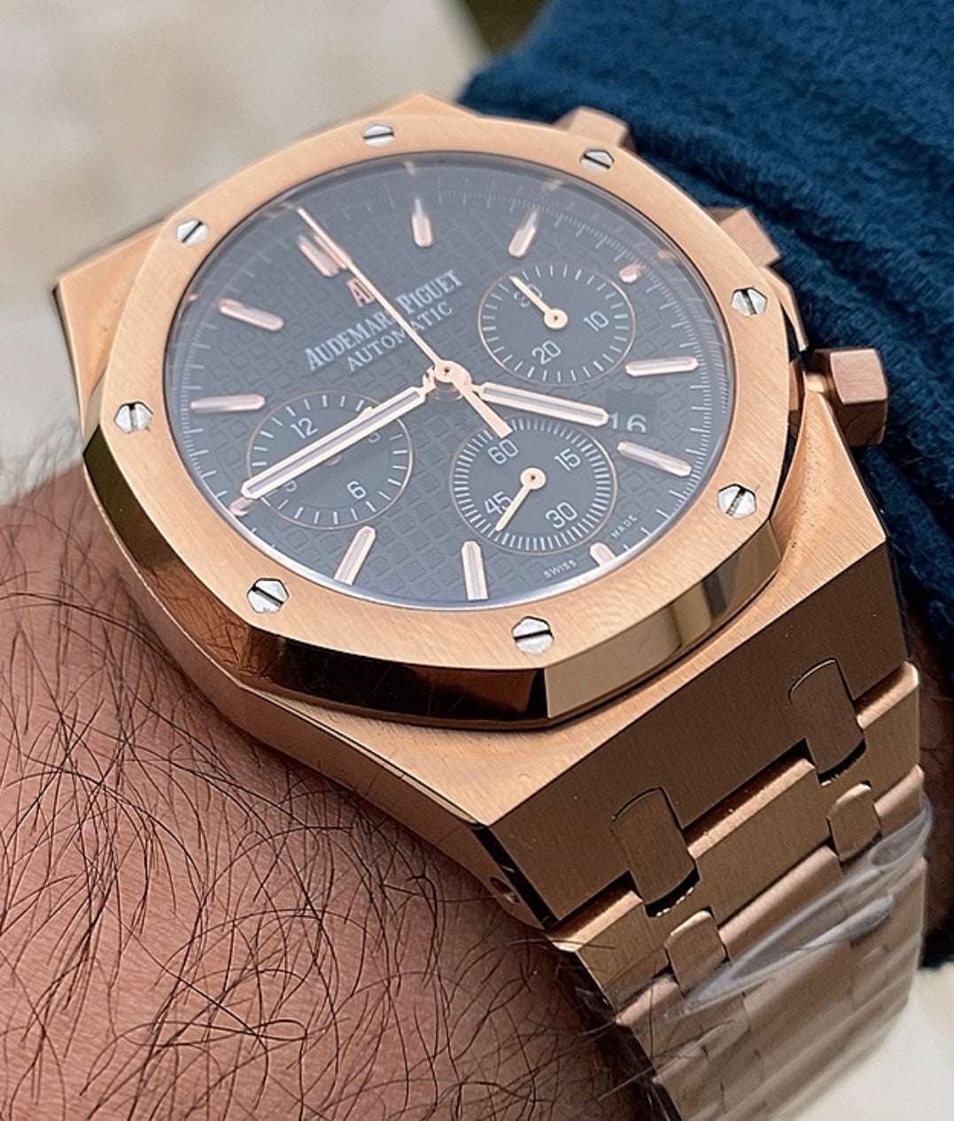 Ap Chronograph clean- طبق الأصل لا تميز عن الأصلية