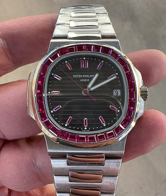 حبة واحدة لاول شخص: باتيك فيليب نوتلس بروبي مينا جراي  - مصنع لاكجري بلس (السعر بالاردني  900 دينار)