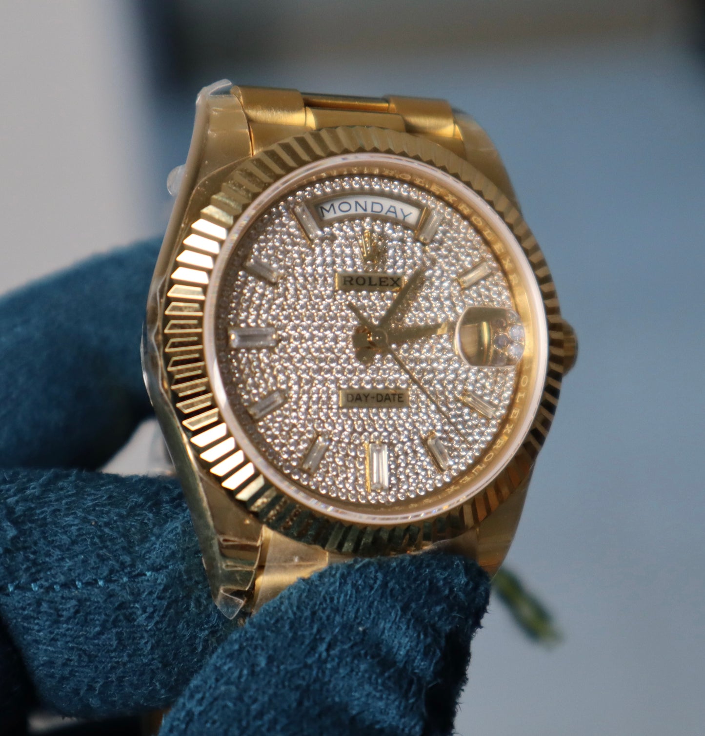 Roled day-Date pave Diamond Dial
