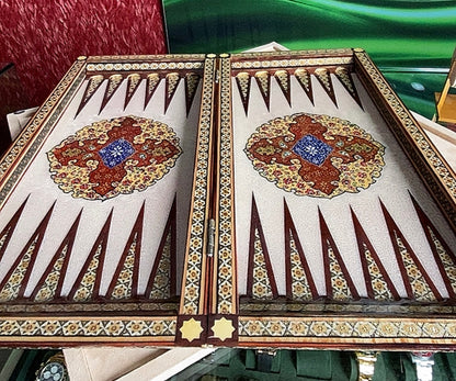 تحفة فنية صناعة يدوية - طاولي و شطرنج رسمة واحدة فقط يعني الحبة الوحيدة في العراق - احجار الطاولي و الشطرنج صناعة يدوي  بادق التفاصيل (t1)