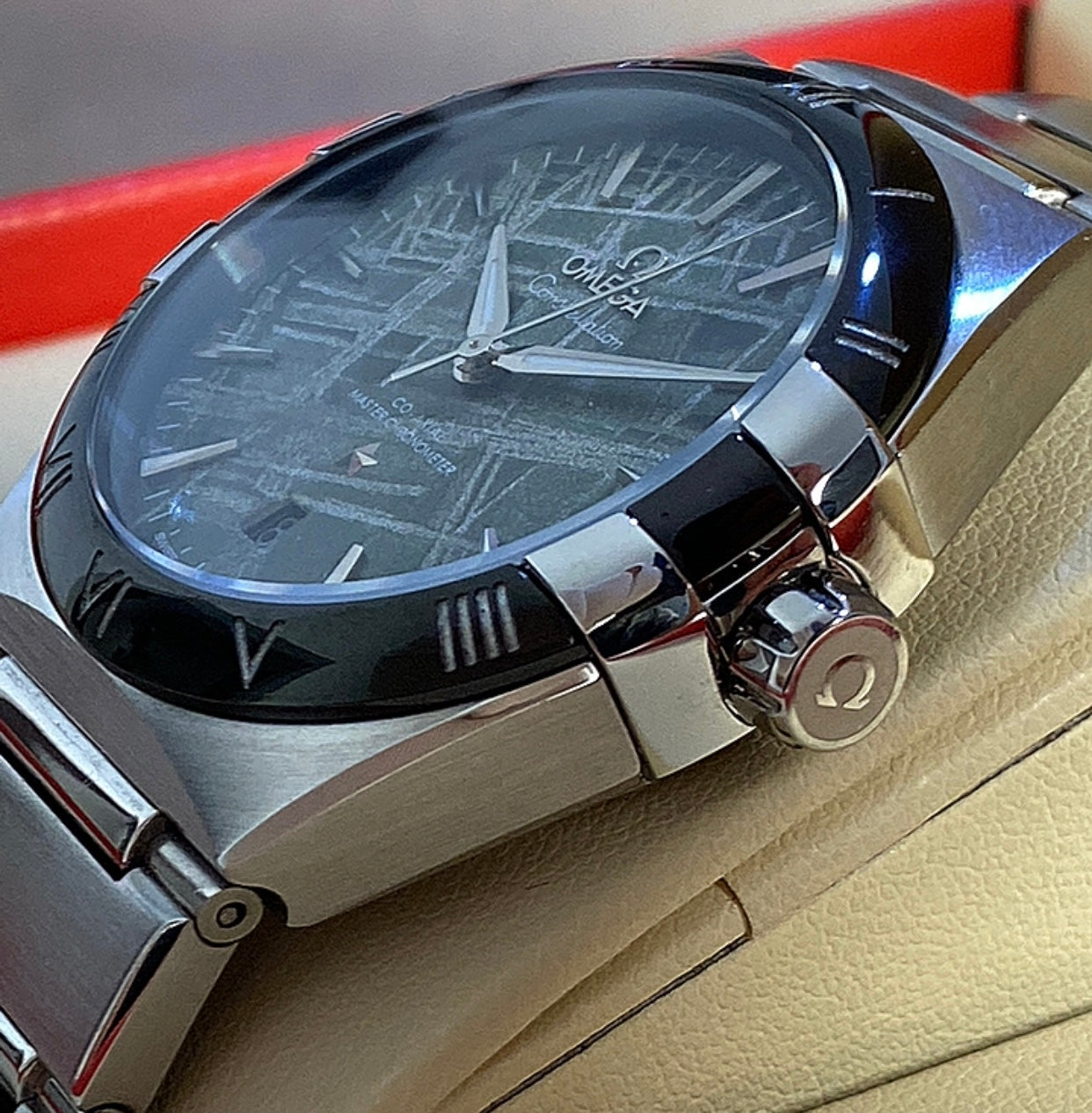 اوميجا كونستليشن كلين مستعملة بحالة الجديد